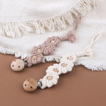 Vintage Crochet ทารกลายดอกไม้ Pacifier Clip ผ้าฝ้ายแฮนด์เมดเชือก Beech ไม้ลูกปัดผู้ถือ Anti-Drop Dummy จุกนมหลอกคลิป