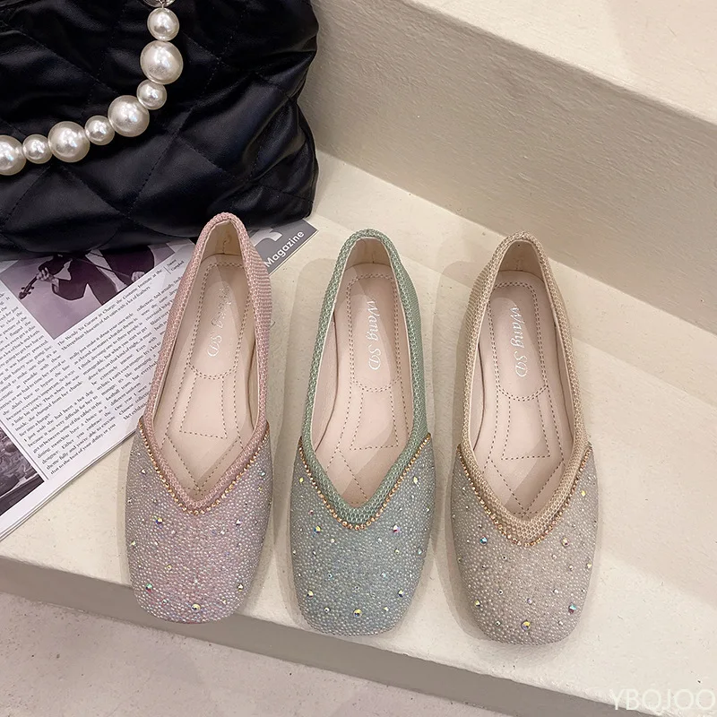 

Женская удобная обувь в стиле ретро. Новая весенняя модная универсальная женская обувь на плоской подошве с квадратным носком. Классическая элегантная минималистичная обувь.