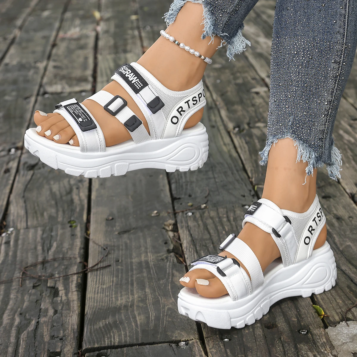 Luxury Women Platform Sandals New Summer Versatile Slope Heel Women Shoes Outdoor Designer Sandals Lightweight Beach Shoes Femme