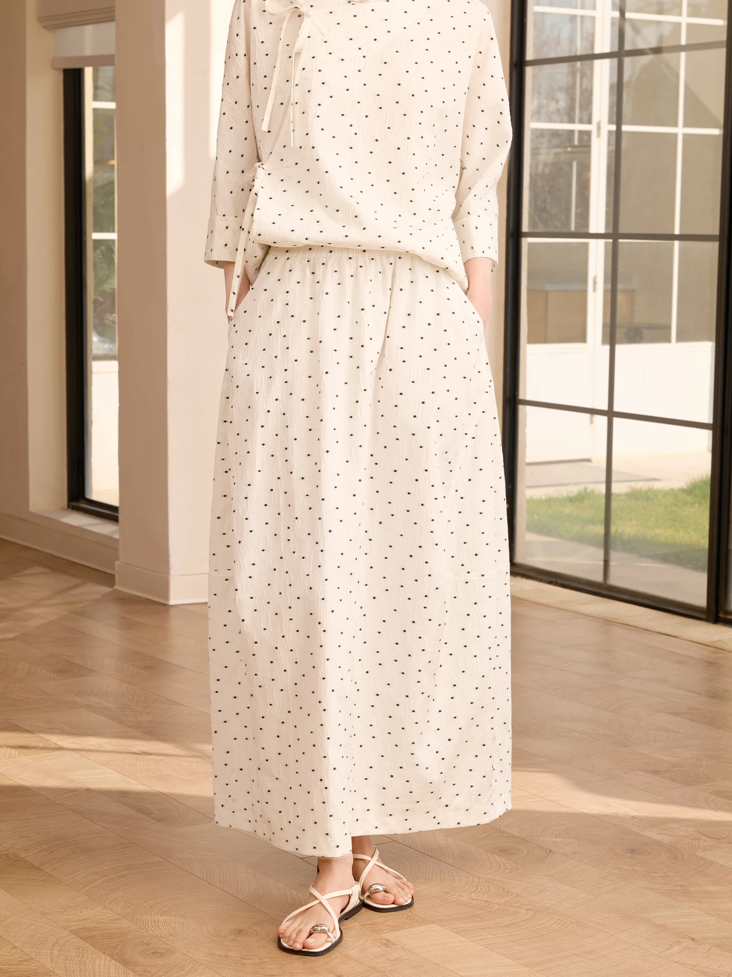 

Юбка-шорты в горошек с эластичным поясом, женская, из текстурированной ткани, с узором K, средней длины, весенняя новинка, повседневная