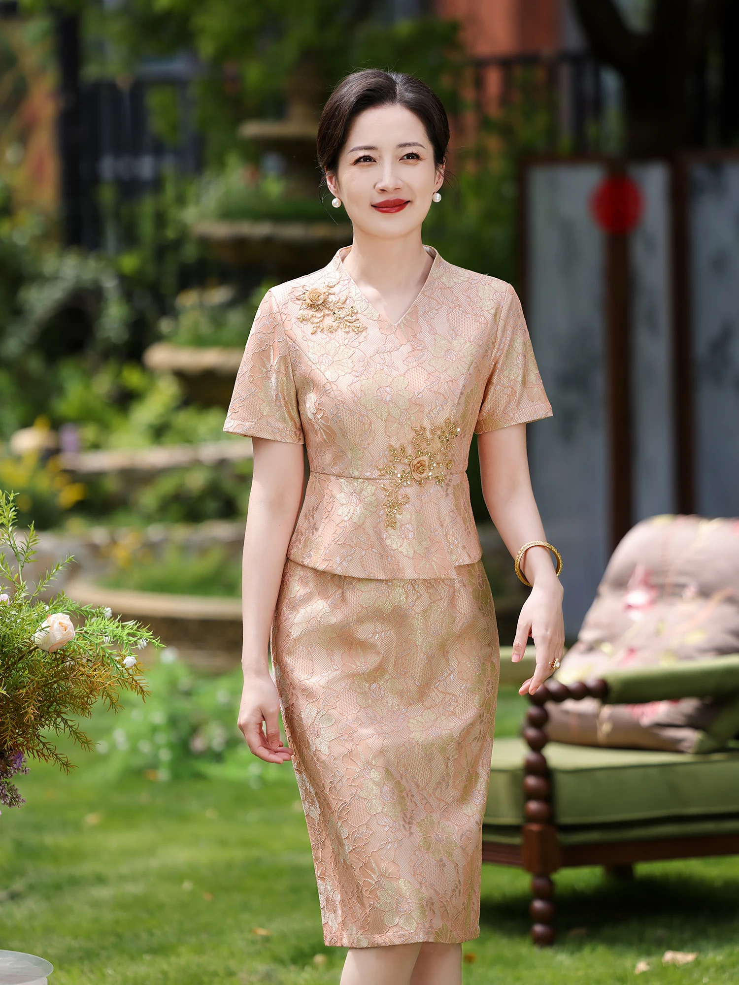 

Champagne Pink Wedding Dr Ele V-Ne Lace Mother of the Bride Gown for Wedding Banquet High-End Youthful Mid-Length Ch...