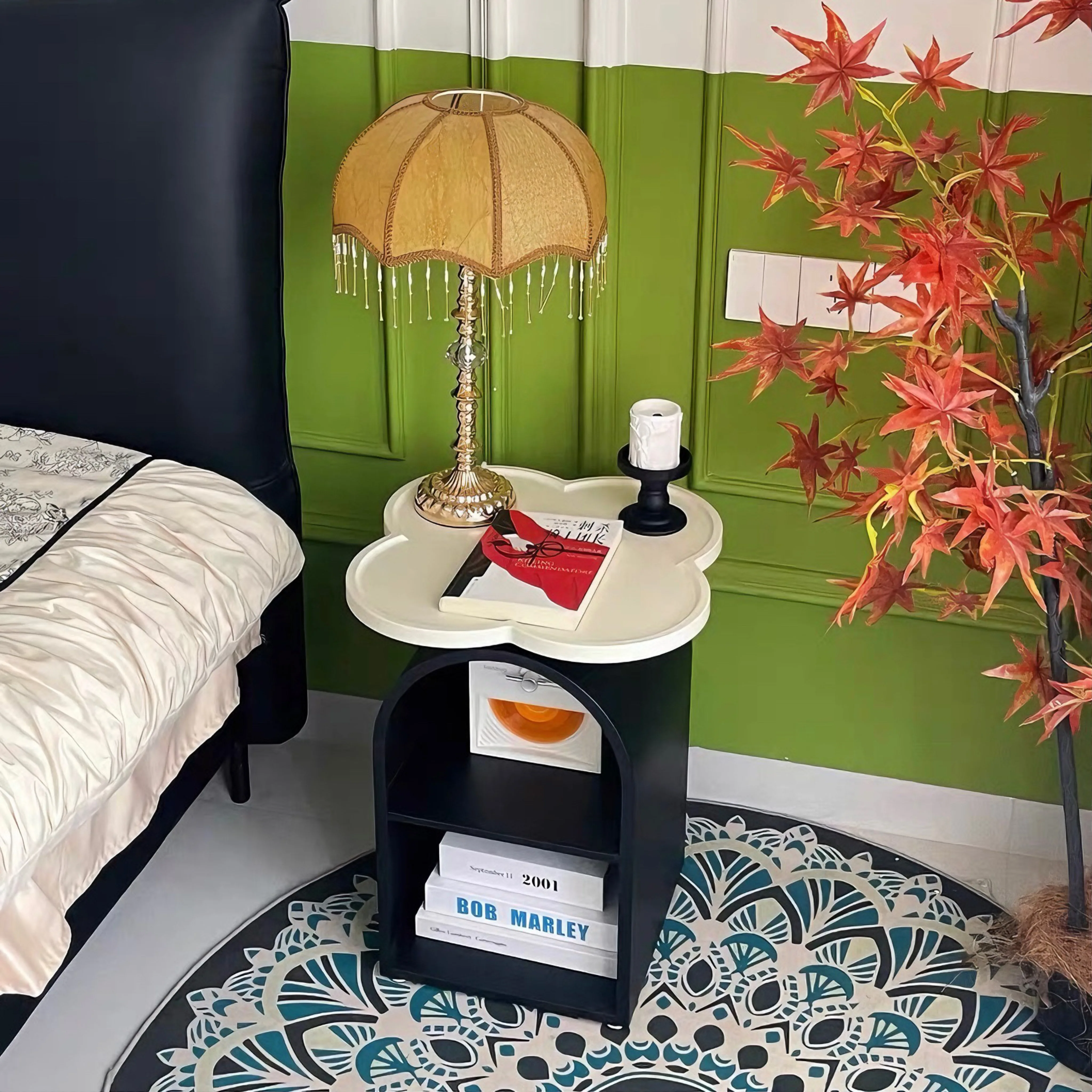 Modern Cute Bear Design Coffee Table Portable Lights Steel Frame Storage Rack Simple Small Household Bedroom Storage Cabinet