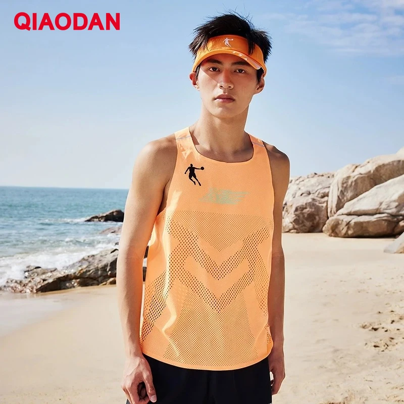 QIAODAN Feiying Men Running Tank Tops 2026 Summer Seamless Sleeveless T Shirt Outdoor Fitness Breathable Port Vest XVS23221210R