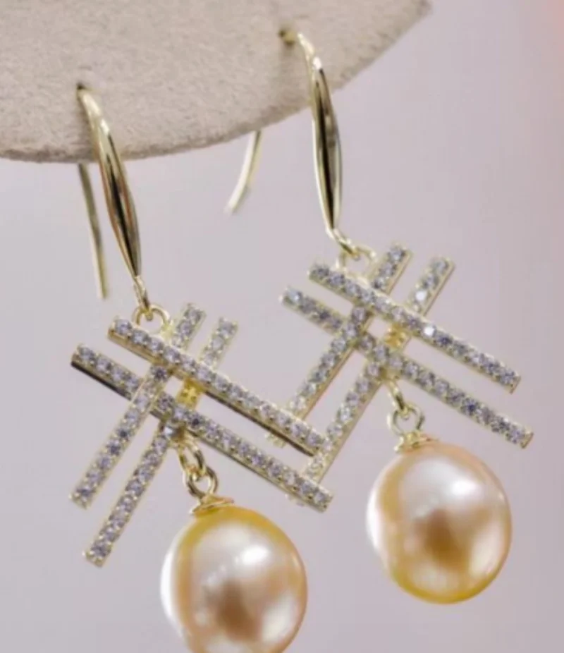 

Elegant 10-11mm South Sea Drop Gold Pearl Earring 925s