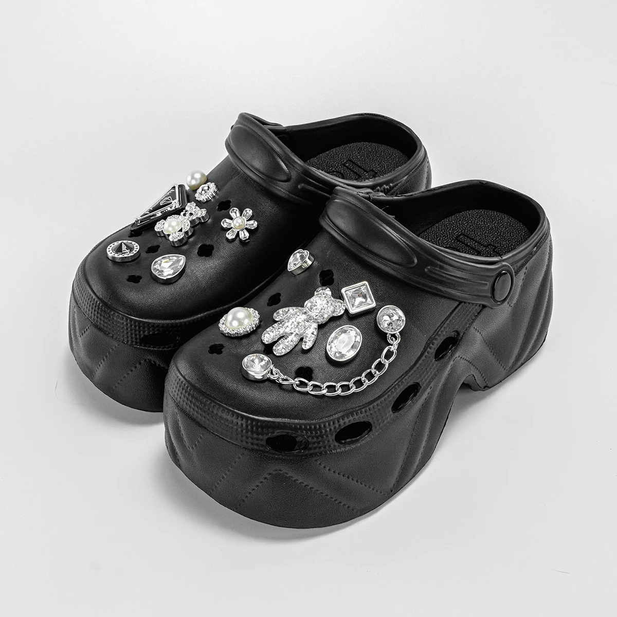 Summer New Style Plastic Triangle Brand Fashion Versatile Eva Clogs for Women, Outdoor Casual Slippers, Thick-Soled Non-Slip Height-Increasing Closed-Toe Sandals 8809