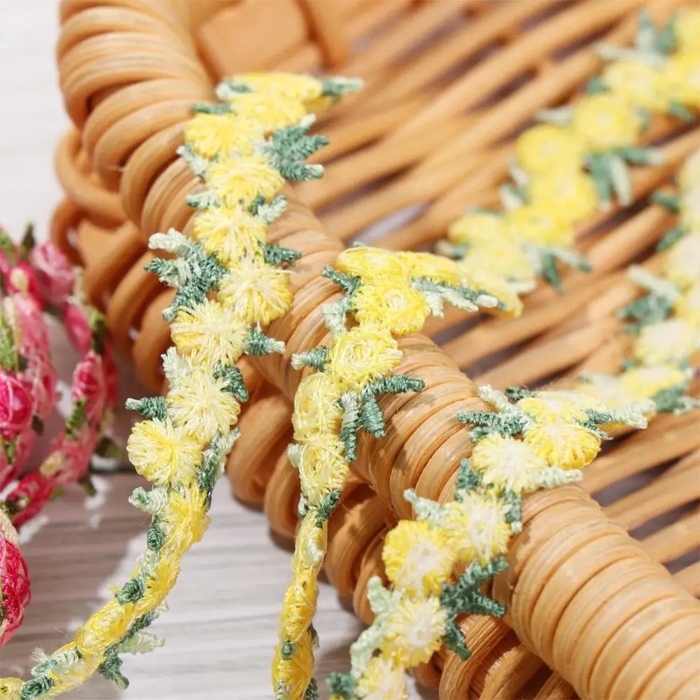 ตกแต่งเย็บริบบิ้นโพลีเอสเตอร์ผ้า Trim ปักดอกไม้ที่ละลายน้ําได้ Lace Trim