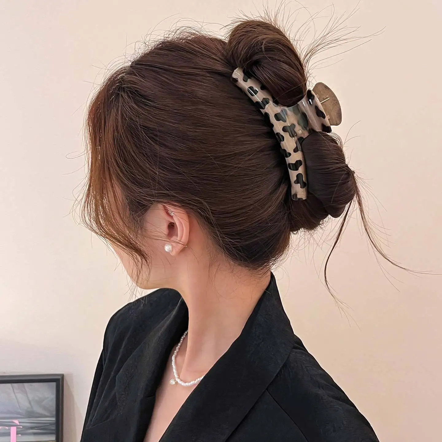Koreanische große Acryl Dragon Bone Shark Haarspange Französisch Stil Polka Point Arc Hinterkopf Haarklammer Klemme Haarschmuck