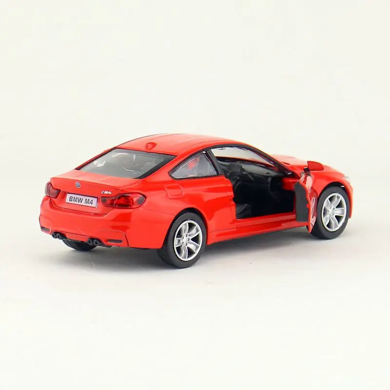 Escala sedán M4 1:36, aleación de Metal fundido a presión, colección de vehículos en miniatura, regalo de Navidad, juguete para niños