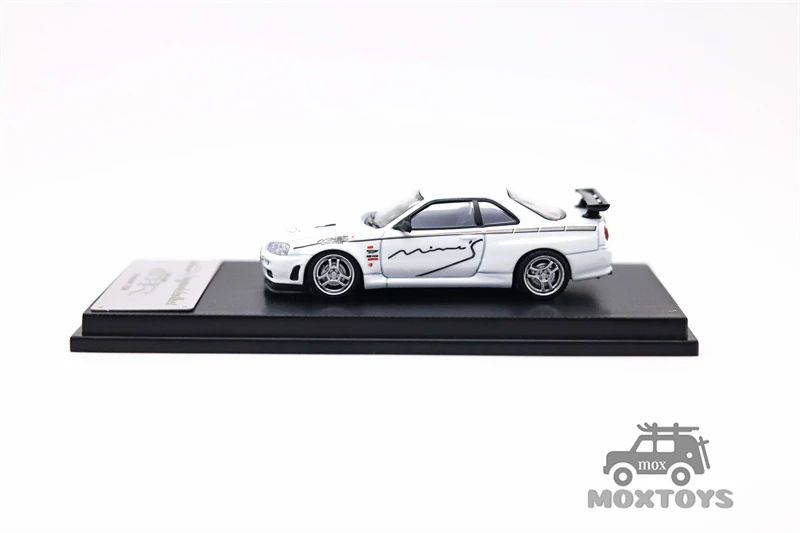 Model Collect MC 1:64 SKYLINE R34 V-SPEC White Mines Diecast Model Car