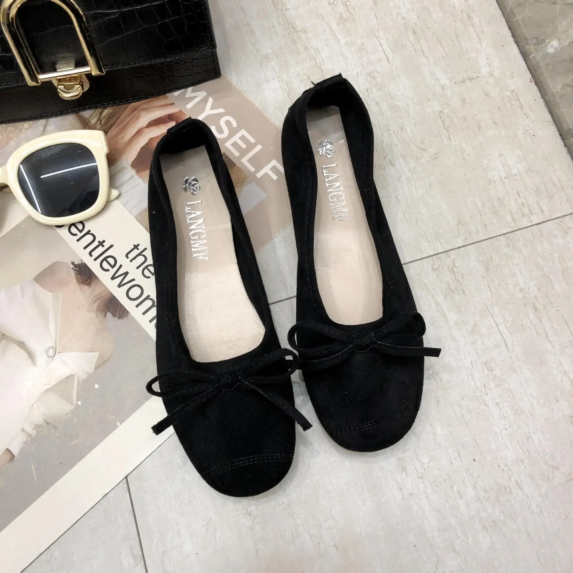 

Lazy Shoes for Women in Summer Korean Version Trendy Dance Fashionable Flat Soled Slip on Shoes Soft Soled Casual Shoes 2025new