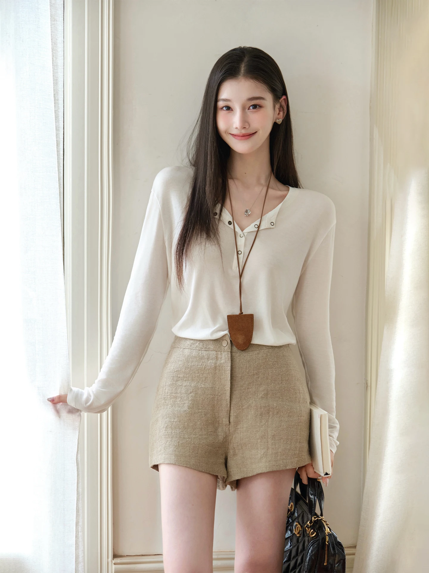 

ChillCozy Basic Naked Feel Mixed Fiber Pure Color Simple Henry Sle Long Sve V-Ne T-irt for Women Casual Wear