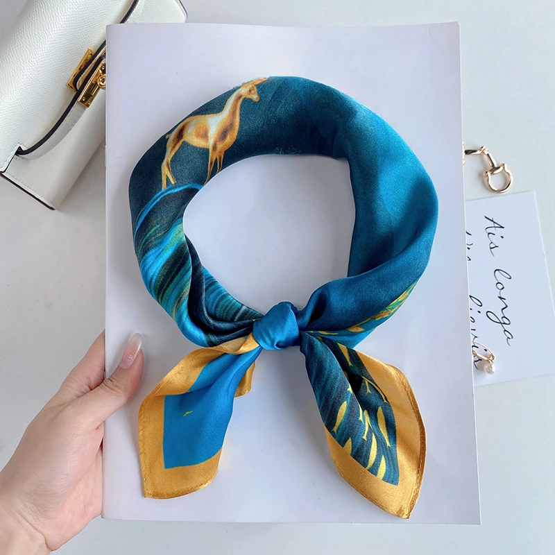 Spring/Summer Deer Graphics Print Neck Scarf Outdoor Decoration Wraps for Women Breathable 70*70cm Imitation Silk Square Scarf