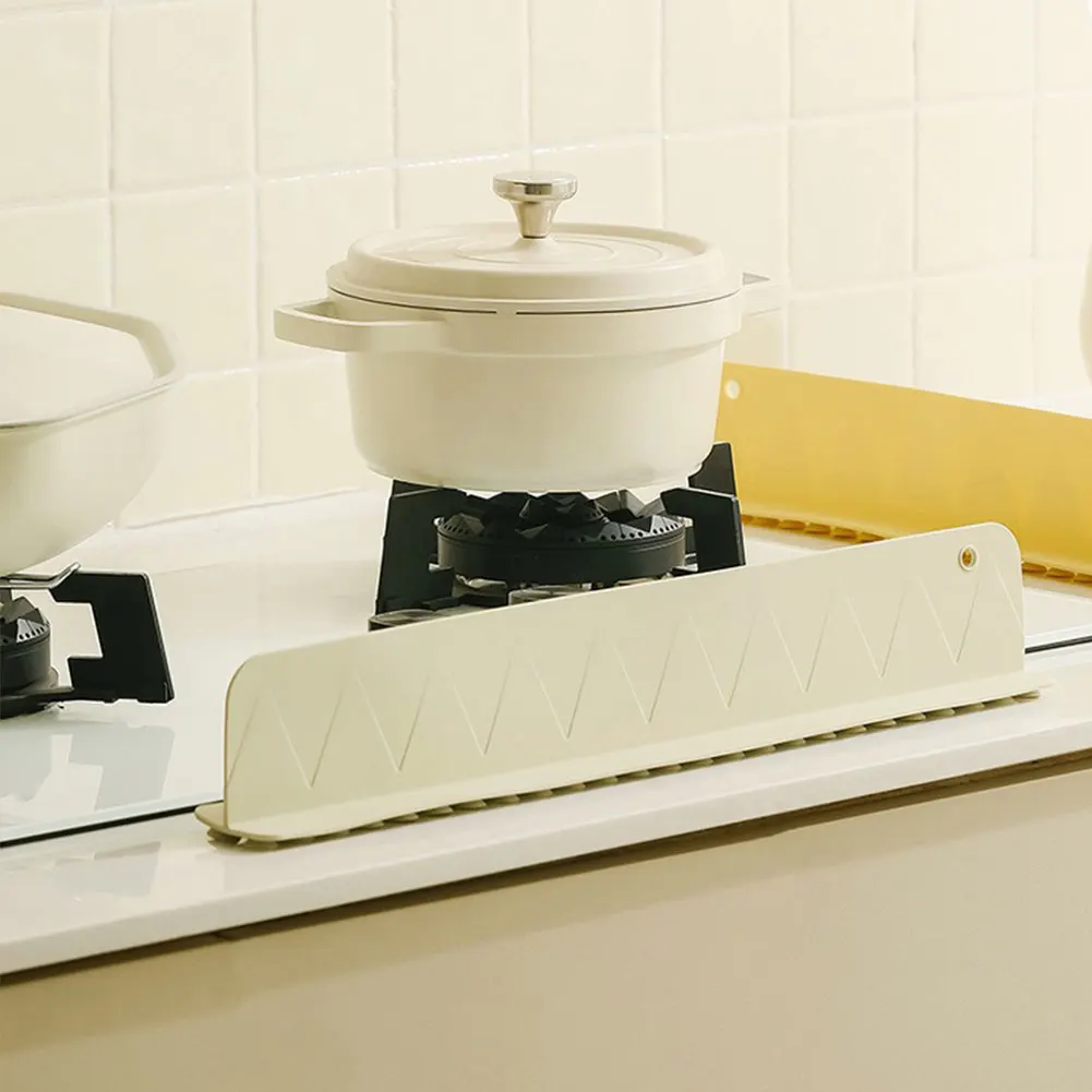 

Silicone Sink Splash Guard with Suction Cup Water Splash Guard Splash Protector for Kitchen Island and Bathroom