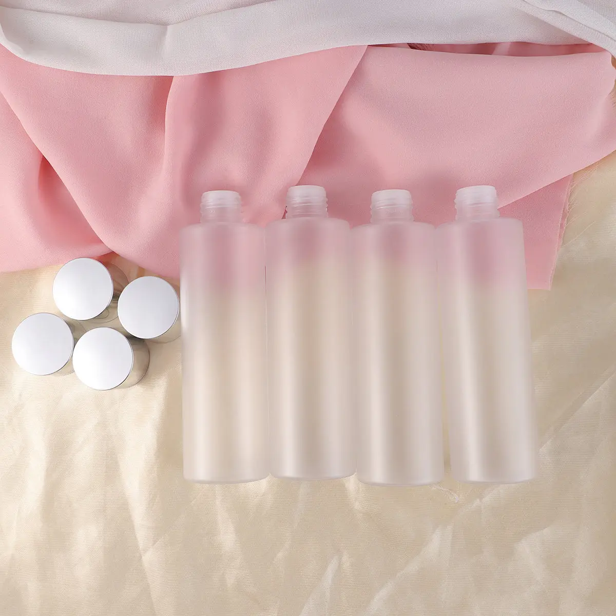 

Набор из 4 полупрозрачных многоразовых пластиковых флаконов для тонера, шампуня, лосьона, сыворотки, герметичные, для путешествий