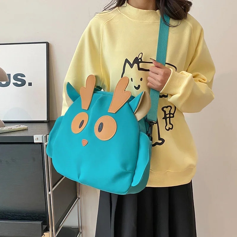 Cute cartoon funny deer shoulder bag fresh and simple splicing contrasting color large capacity messenger bag