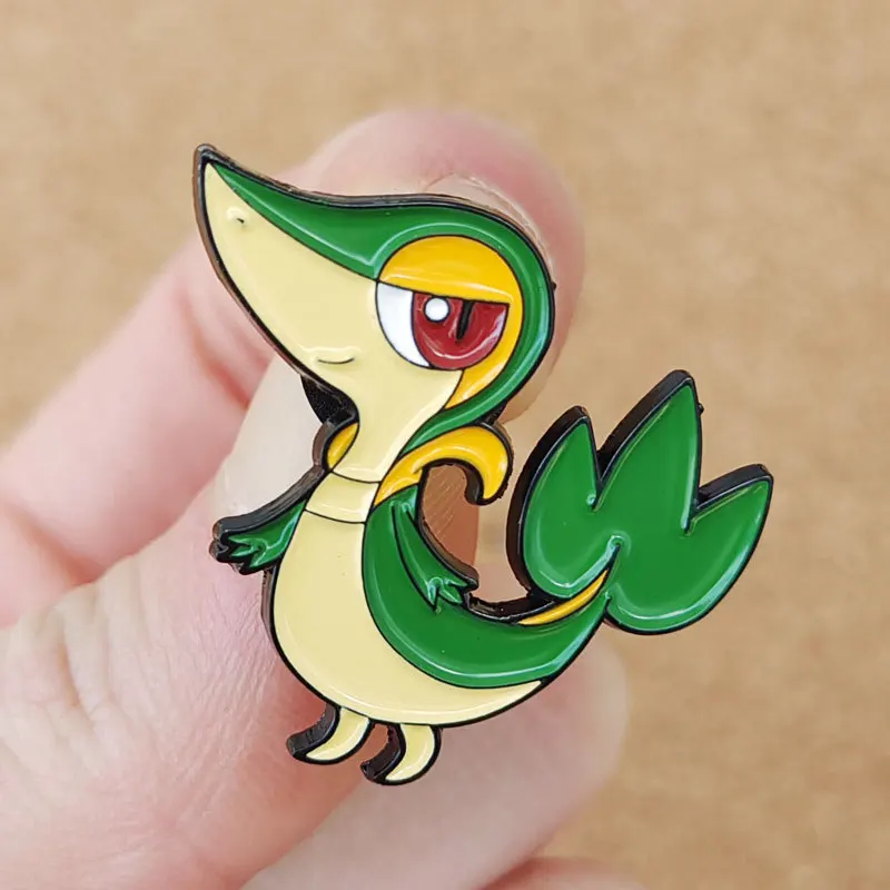 Broche de Anime de Pokémon Snivy para mochilas, alfiler esmaltado, broche de Metal de serpiente para mujer, insignias, broches, accesorios de joyería