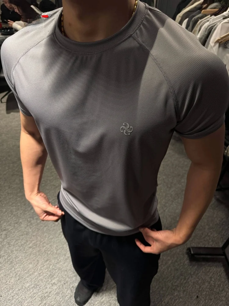 

High-End Ice Silk ort Sve T-irt Men's 2026 New Summer Sport Elastic Qui Dry Fitn f Sve Body irt Men Sle