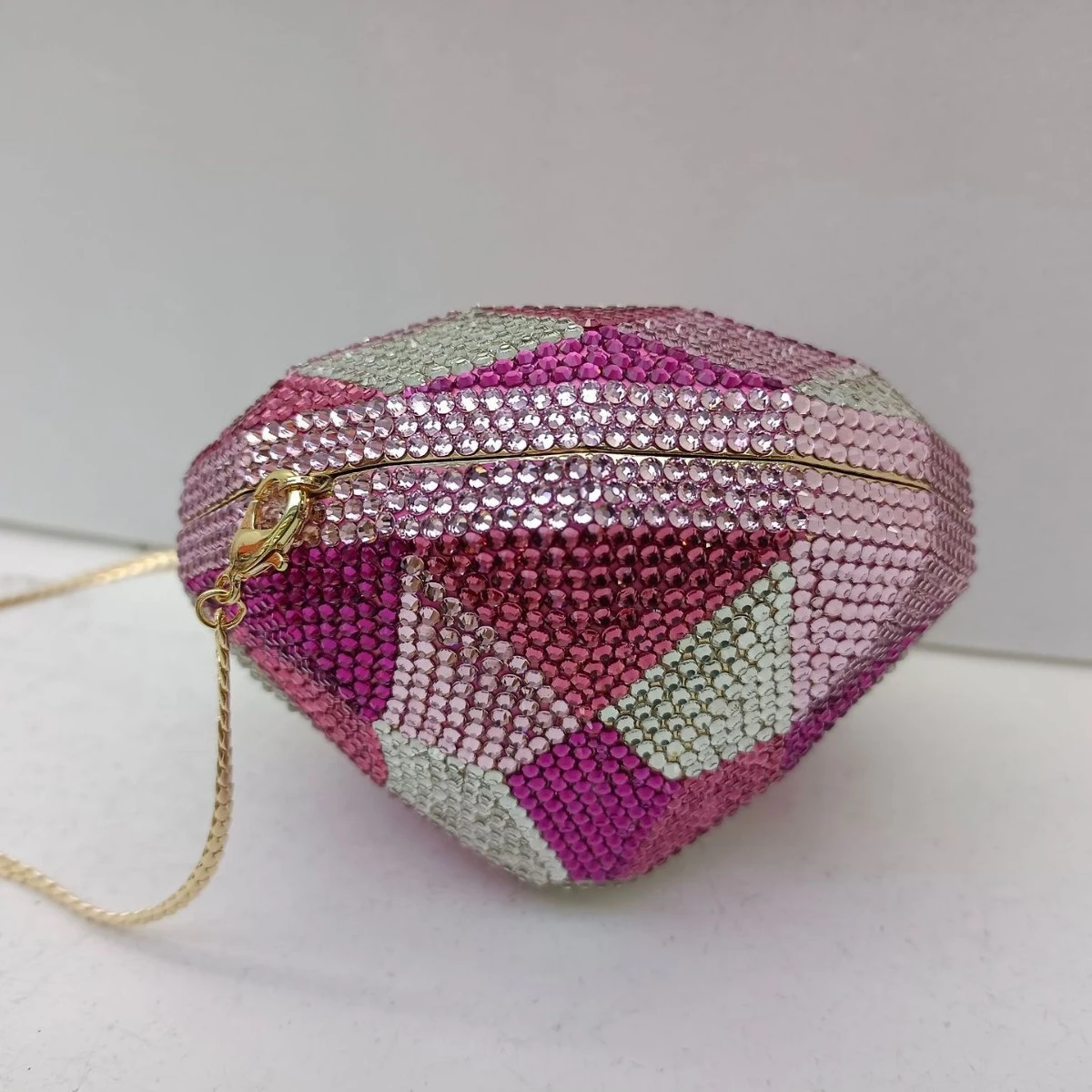 Новейшая вечерняя сумочка с уз – обзор и цена Luxury Bags Gold