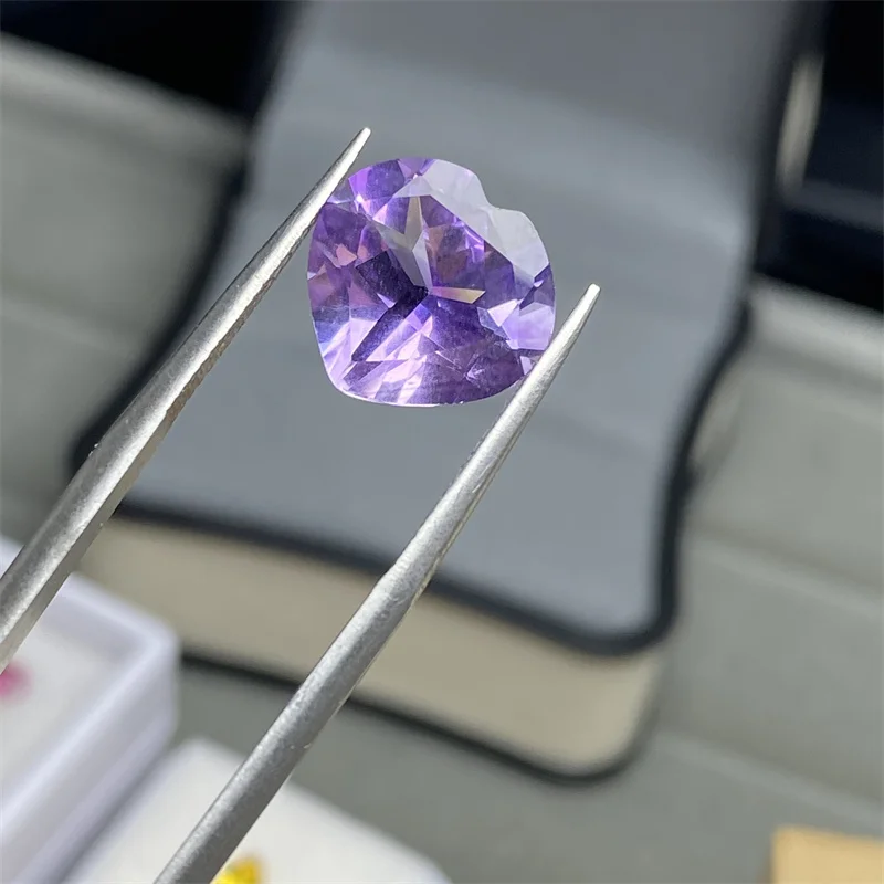1 hartvormige 11 * 12 mm natuurlijke Amethist-edelsteen, met een gewicht van 4,45 karaat, kan worden gebruikt als hanger