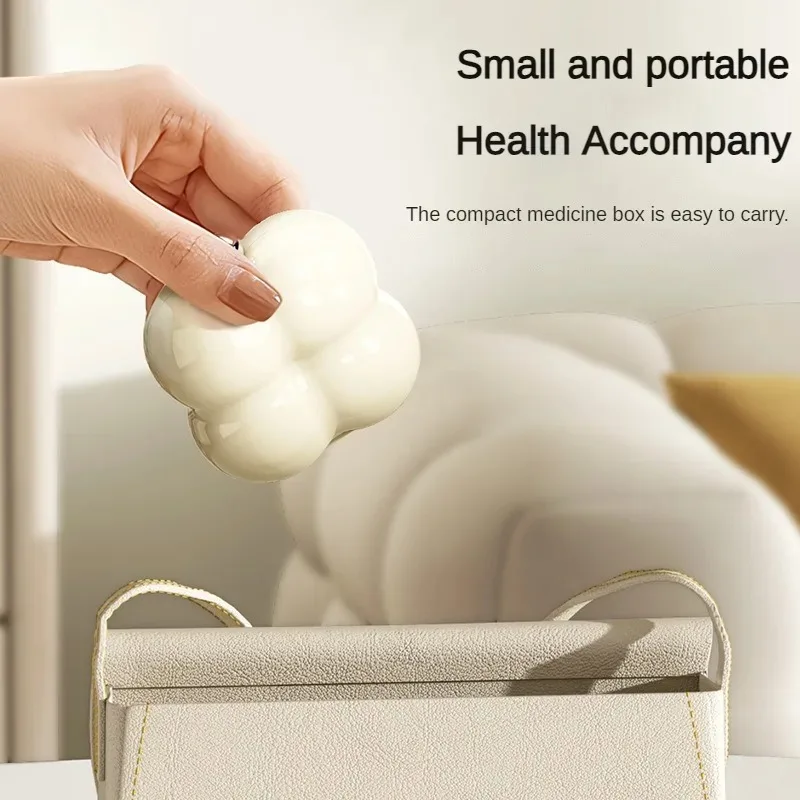 7-Day Portable Flower-Shaped Pill Organizer Compact Medication Divider Box with Individual Compartments for Daily Use