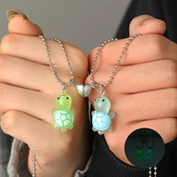 2pc/Set Resin Blue-Green Turtle Couple Magnetic Heart Pendant Couple Necklace Set