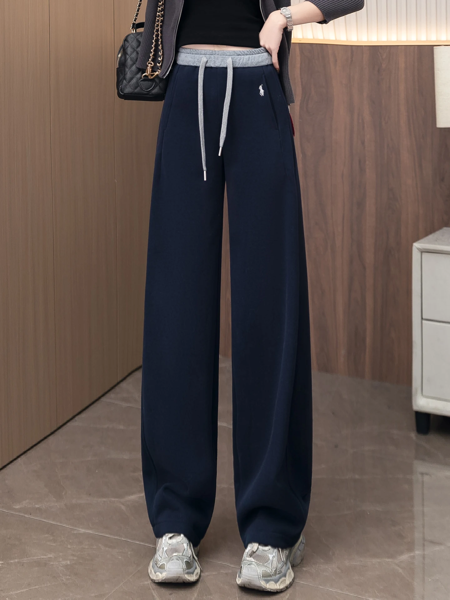 

Thickened Fleece High Waist Sports Sweatpants Women Casual Wide Leg Banana Pants Autumn Winter New Style Elegant