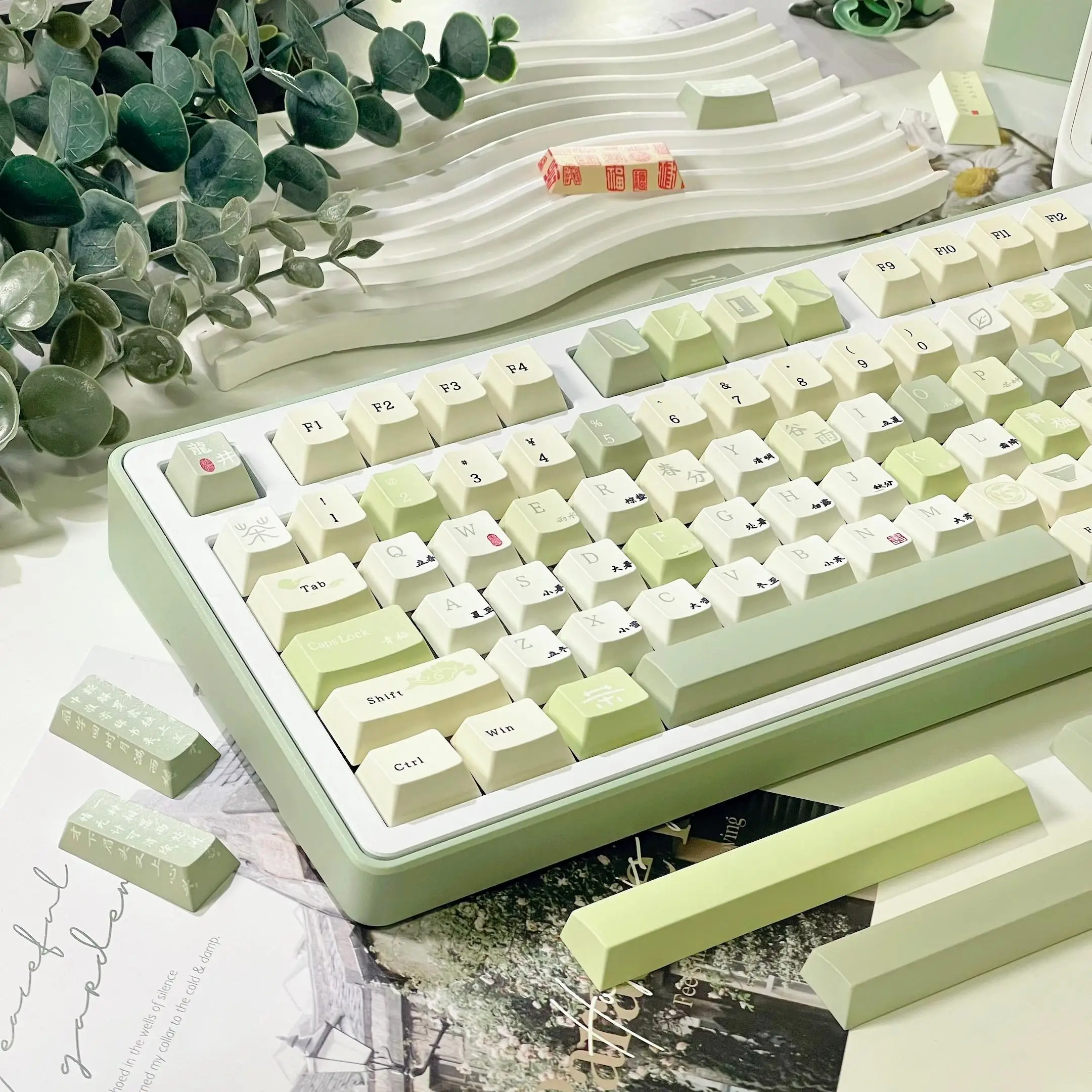 

chreey Keycap Cute Green Keycap Gift 136 Keys PBT Keycap Diy Creative for 61/64/84/87/104/108 Mechanical Keyboard Keycaps