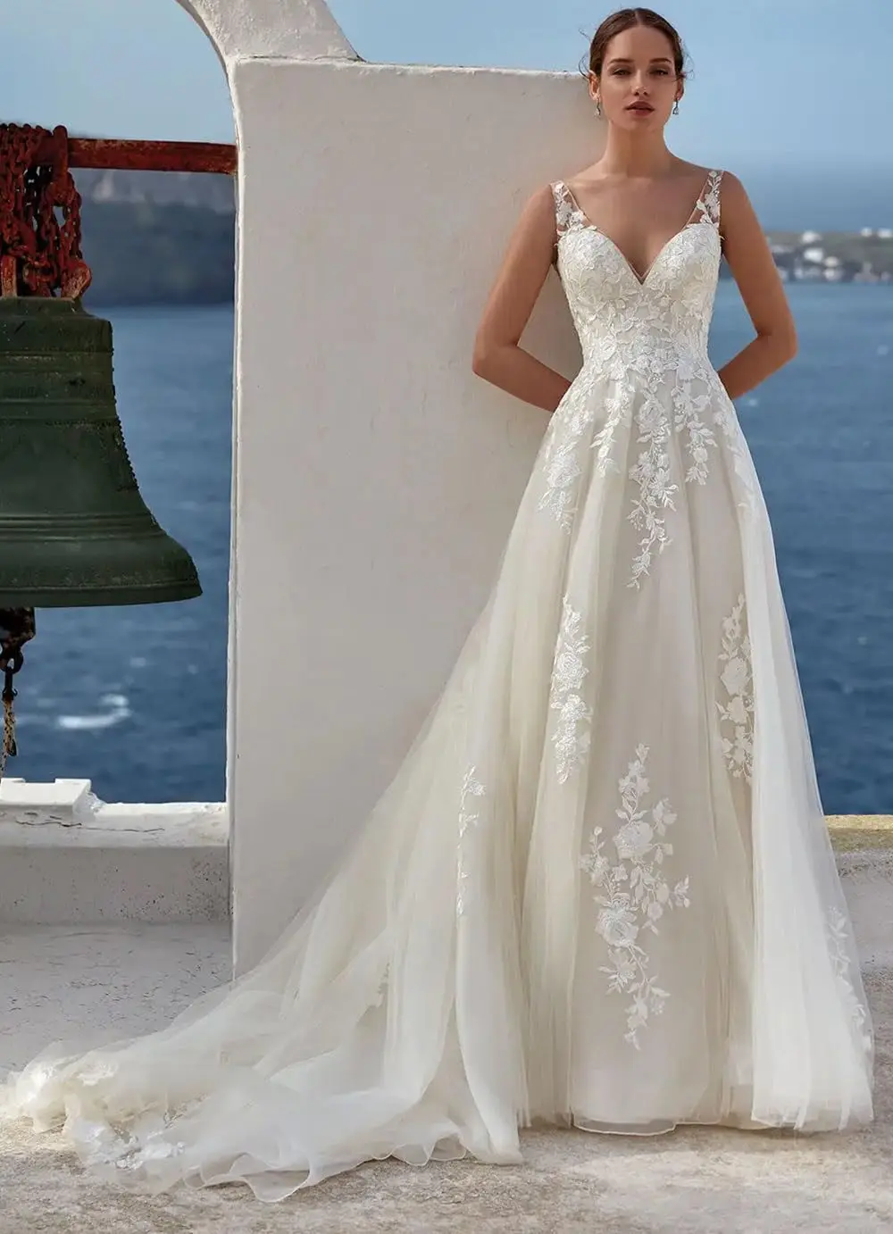 

Wedding Dresses for Bride Sleeveless A Line Lace Applique Floor Length Bridal Gown for Bride