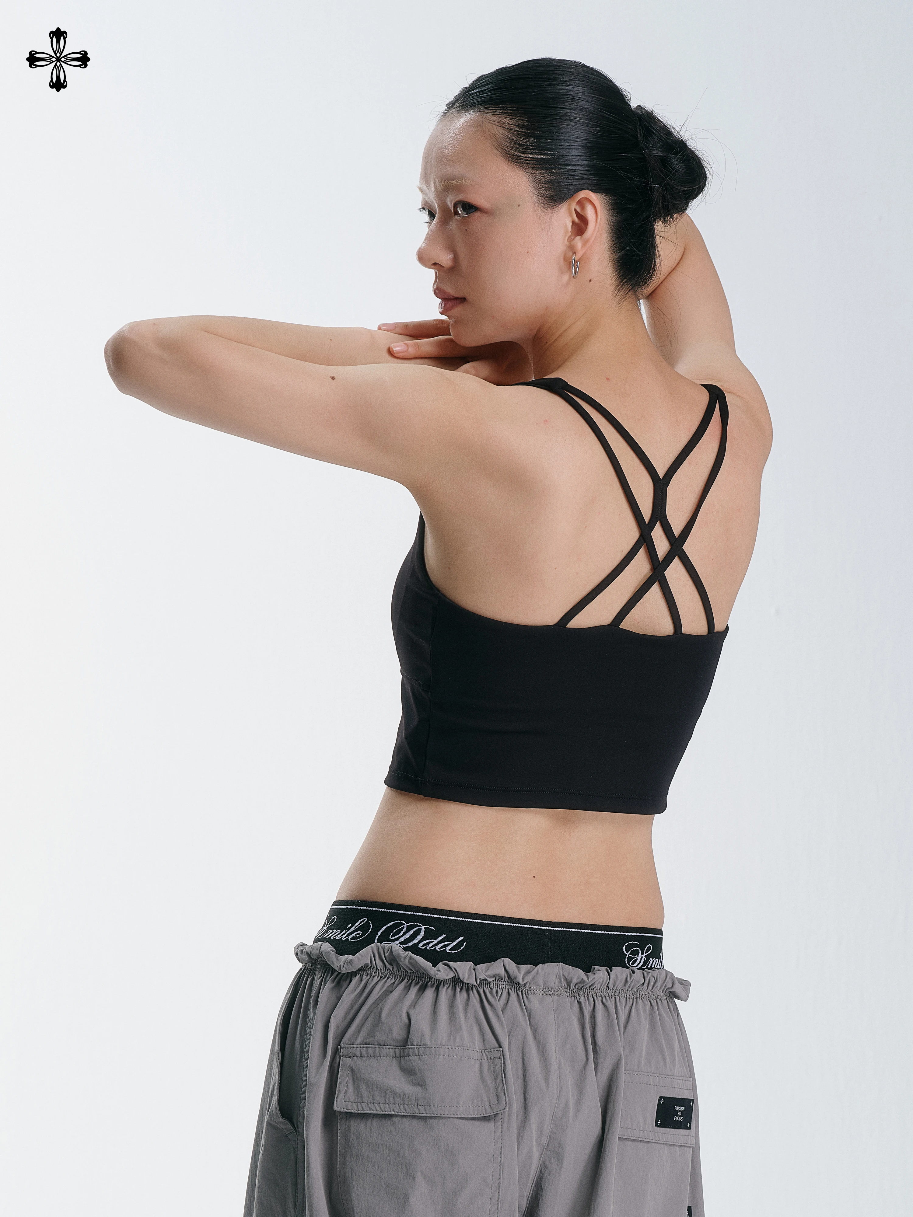 Smile Ddd Sports Tank Top Cross Back Strap Built-in Chest Pad Inner Wear for Side Breast Coverage Slim Fit Nylon Fabric Women...