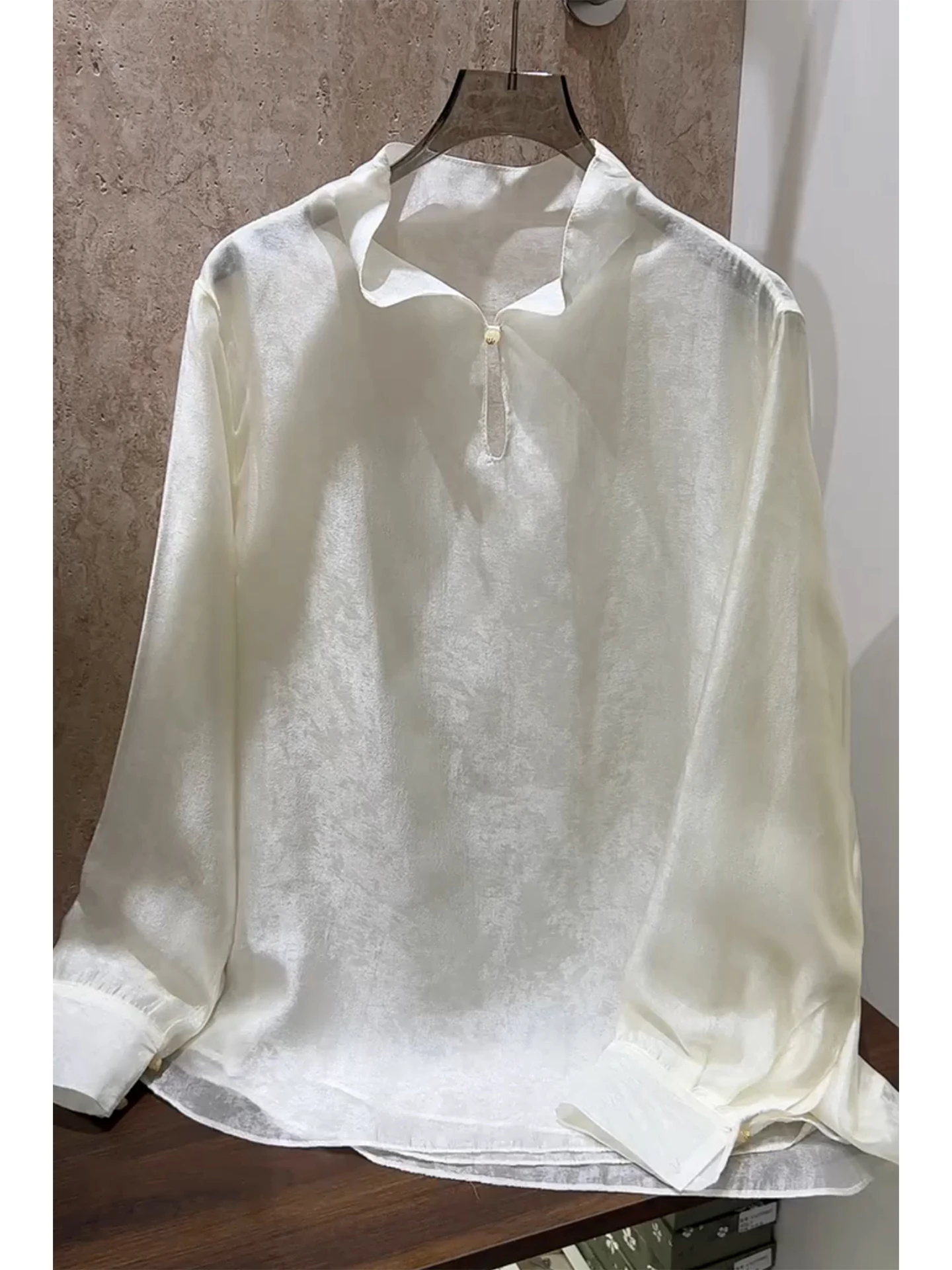 

New Chinese Sle Lightweight Hollow out Loose Slimming Women's irt Stand Collar Spring Design Sensation Silk Top