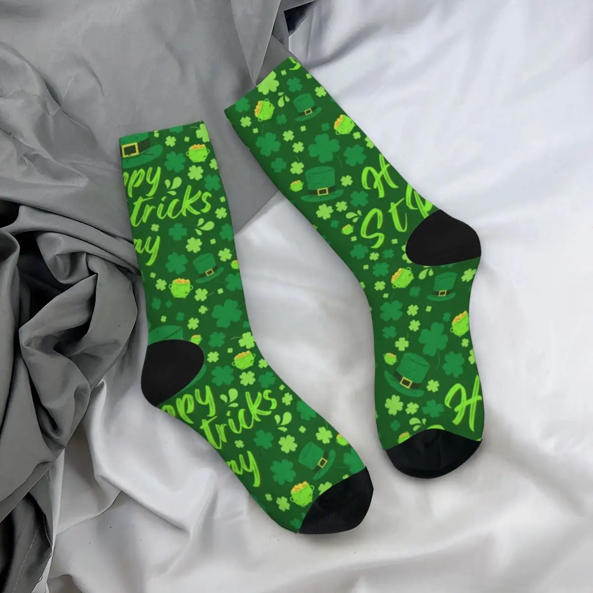 Happy St Patricks Day Shamrocks Ireland Green Gifts for men Personality Skateboard Men's socks High Elastic Middle Tube Stocking