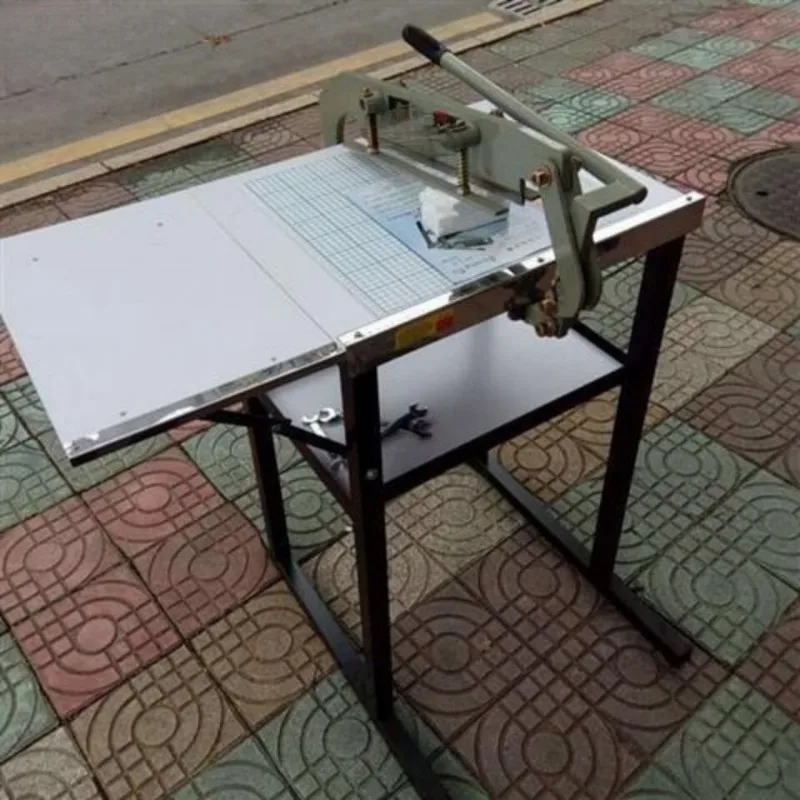 

Lace machine, sample cloth cutter