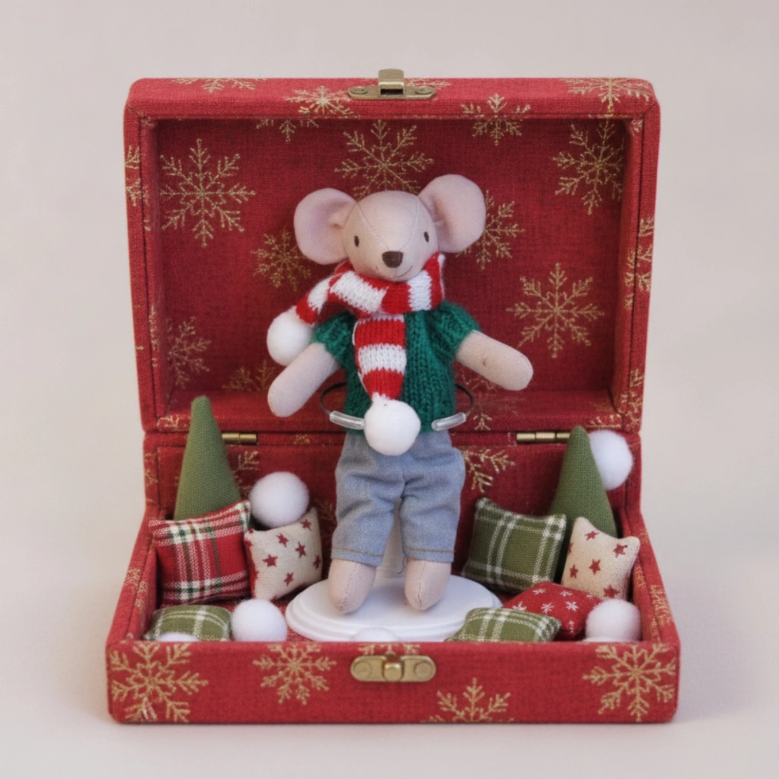 Mouse Figurine with Scarf Decorative Mouse Stuffed Toy Statue Knitted Soft for Collectors, Tabletop, Shelf