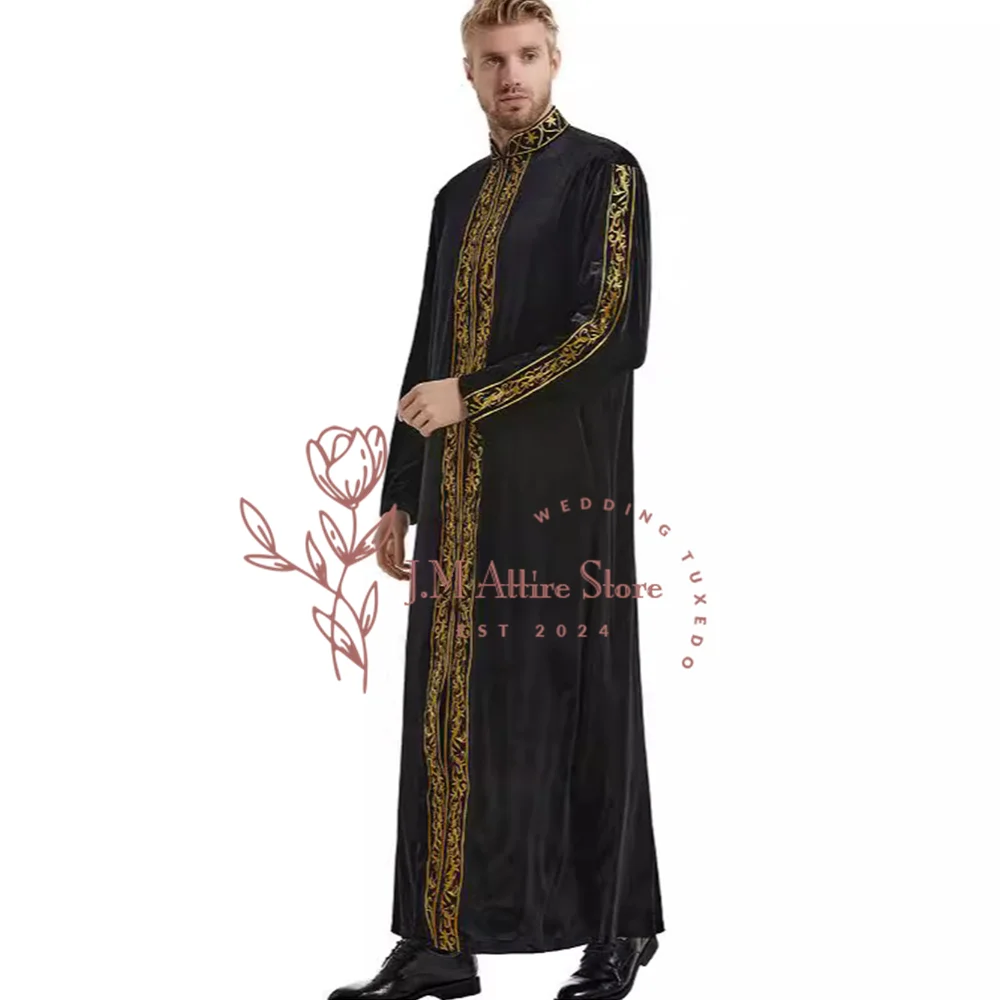 Arab men's black velvet robe with gold embroidery pattern premim outfit for daily life formal events wedding dinner family party