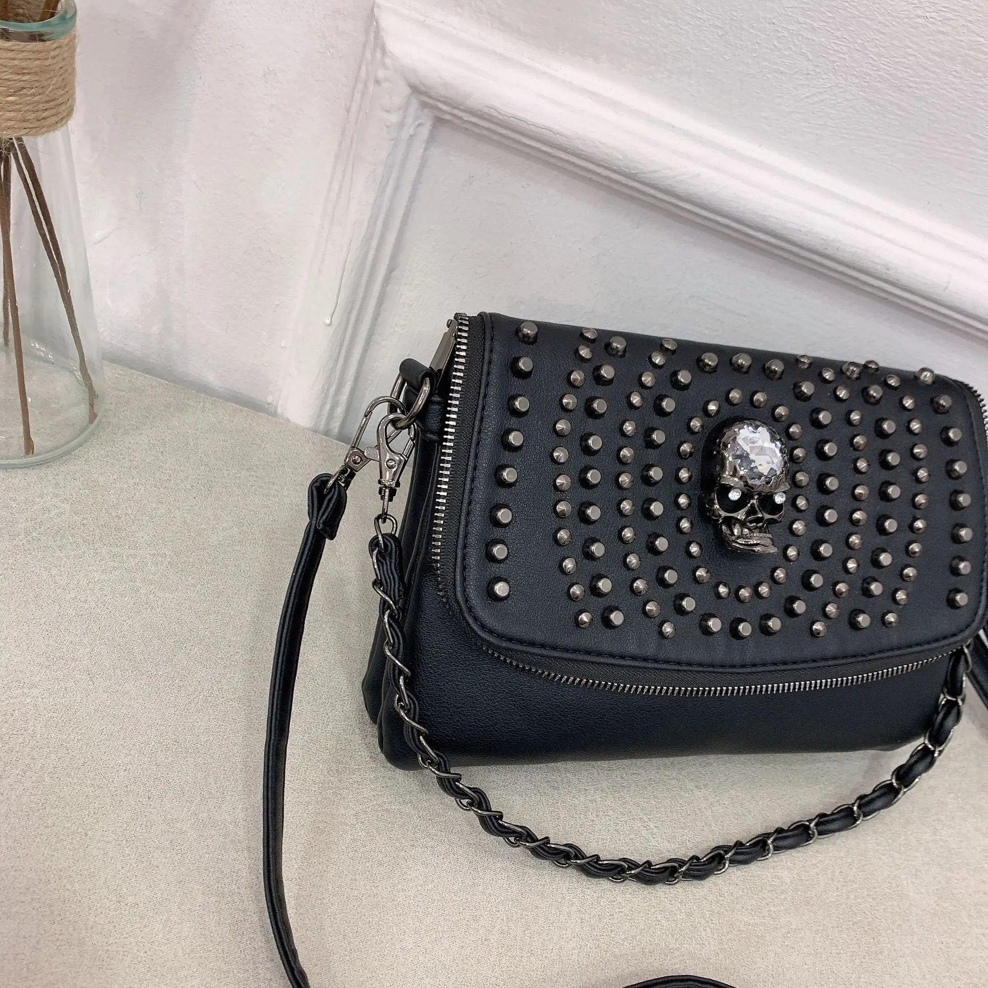 

New Punk skull women's envelope bag embossed ghost female bag chain bag 2-Layers Design Lady fashion shoulder messenger bag C174