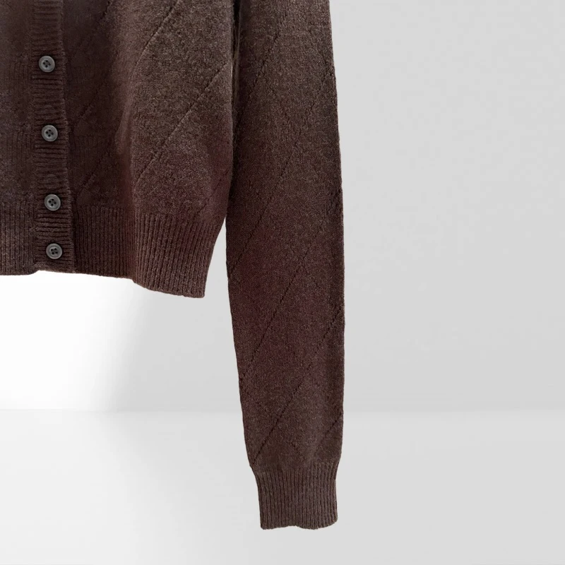 Cárdigan de cachemira de inspiración retro premium para mujer 100% cachemira Elegante y acogedor para diseño retro de 2025 para comodidad informal AK0201