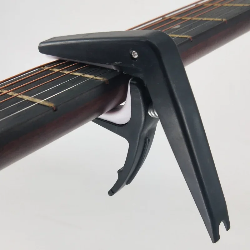 1PC Universal Gitarre Capo ABS + Metall Schnellwechsel-Klemmschlüssel für akustische klassische E-Gitarre Teile Zubehör