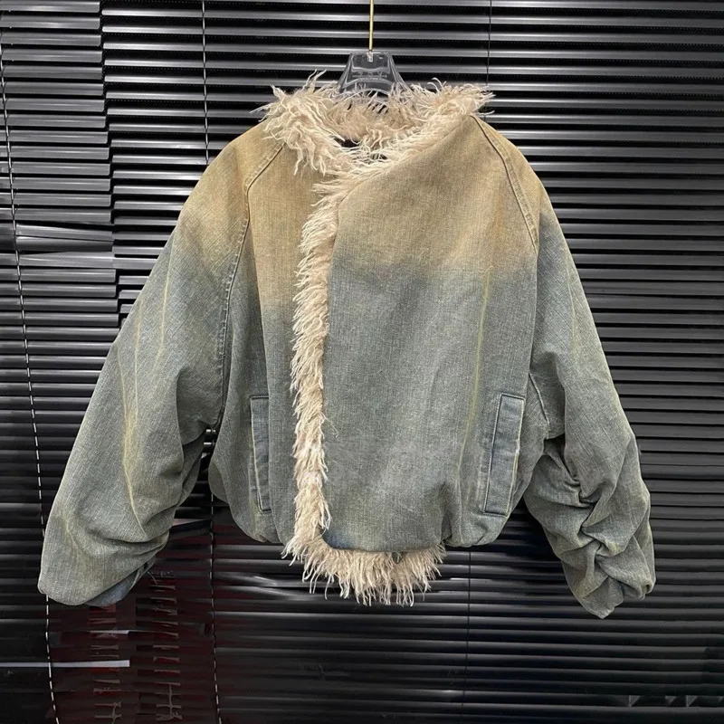 เสื้อโค้ท ANJY รุ่นใหม่ประจำฤดูใบไม้ร่วง-ฤดูหนาว ปี 2025 สำหรับผู้หญิง ดีไซน์ทันสมัย ปกใหญ่ ผ้ายีนส์ฟอกสีวินเทจไล่เฉดสี แต่งขนเฟอร์ที่ปกเสื้อ บุซับในอย่างดี สไตล์เก๋ไก๋ รุ่น A16288