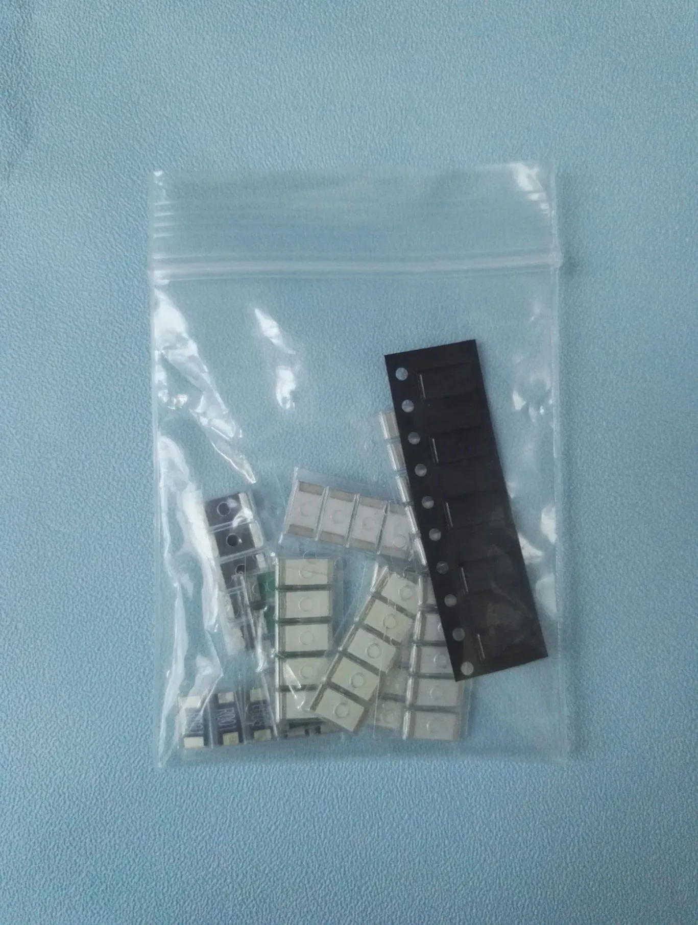 10Kinds*5pcs=50pcs 2512 Resistor Kit 1% R150 R100 R050 R010 1R00 R500 R470 R330 R220 R200=1/0.5/0.47/0.33/0.22/0.2/0.15/0.1/ohm