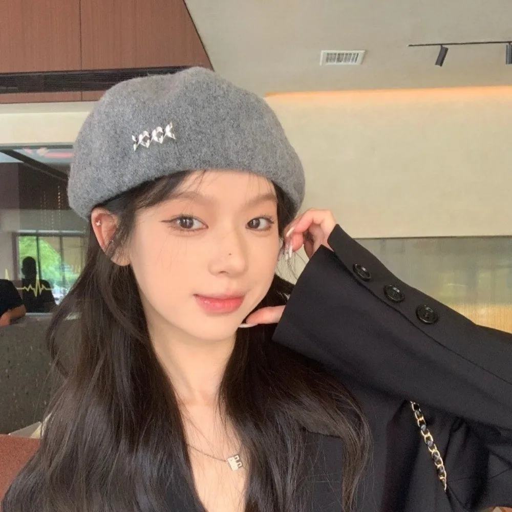 

Retro Knitted Woolen Berets Metal Label Solid Color Artist Cap Korean Style All-match Newsboy Hat Streetwear