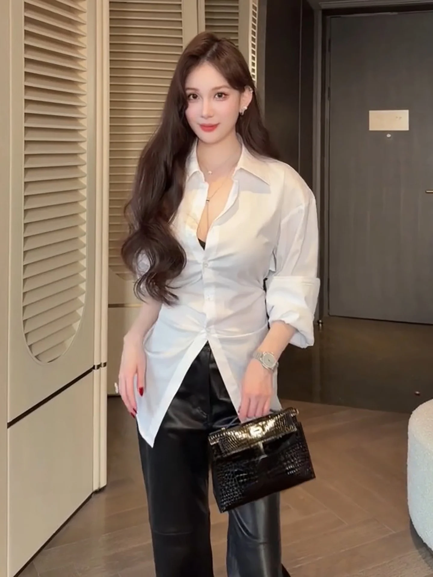 

Floral Shirt Women's Elegant Waist-Cinching Long Sleeve Button-Up Back-Tie Design White Ultra-Sexy Business Casual Fashion