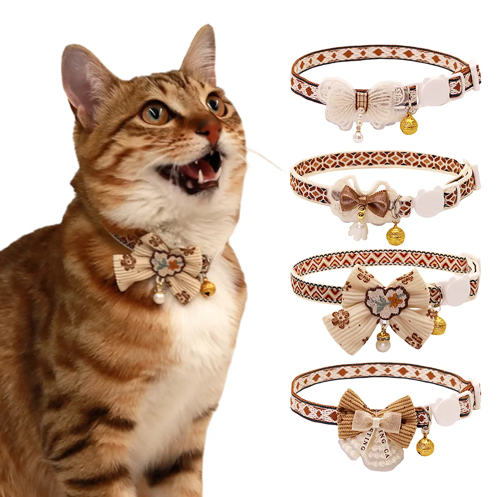 Halsband mit Schleife in Kaffeefarbe für kleine Hunde und Katzen, Katzenhalskette mit Spitze, Glöckchen und Sicherheitsverschluss, 1 Stück