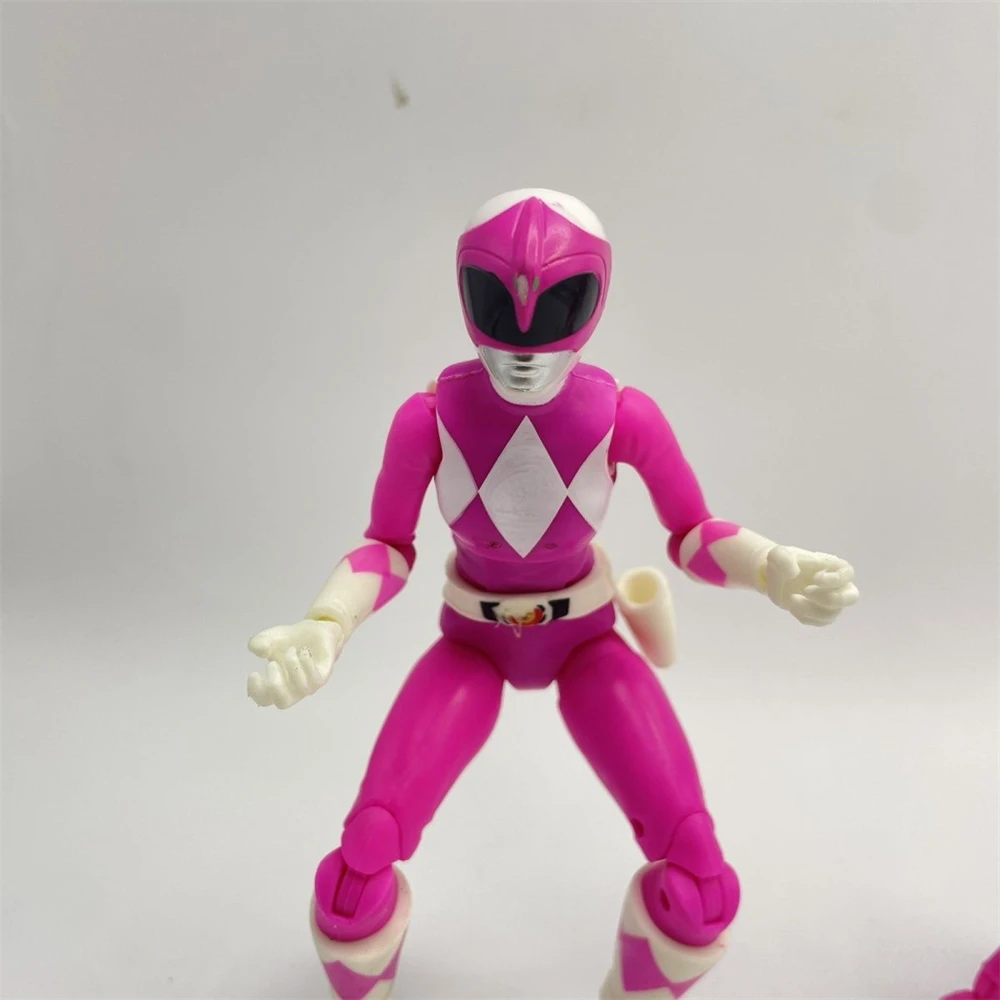 Hasbro Power Rangers Pink Ranger 6-Inch Barang Asli dalam Kemasan Massal Adalah Model Boneka Aksi yang Rusak Hadiah Ulang Tahun