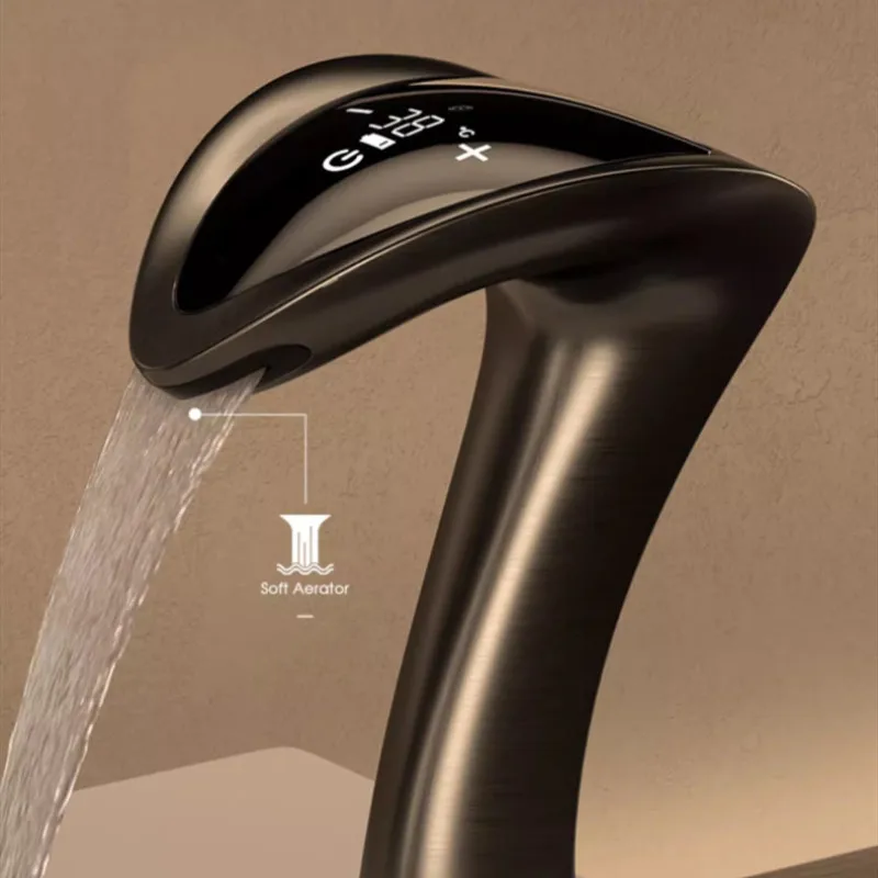 Imagem -06 - Intelligent Digital Display Sensor Bacia Torneira Misturador de Água Quente e Fria Wall Mounted Banheiro Latão Lavatório Vanity Faucet Novo