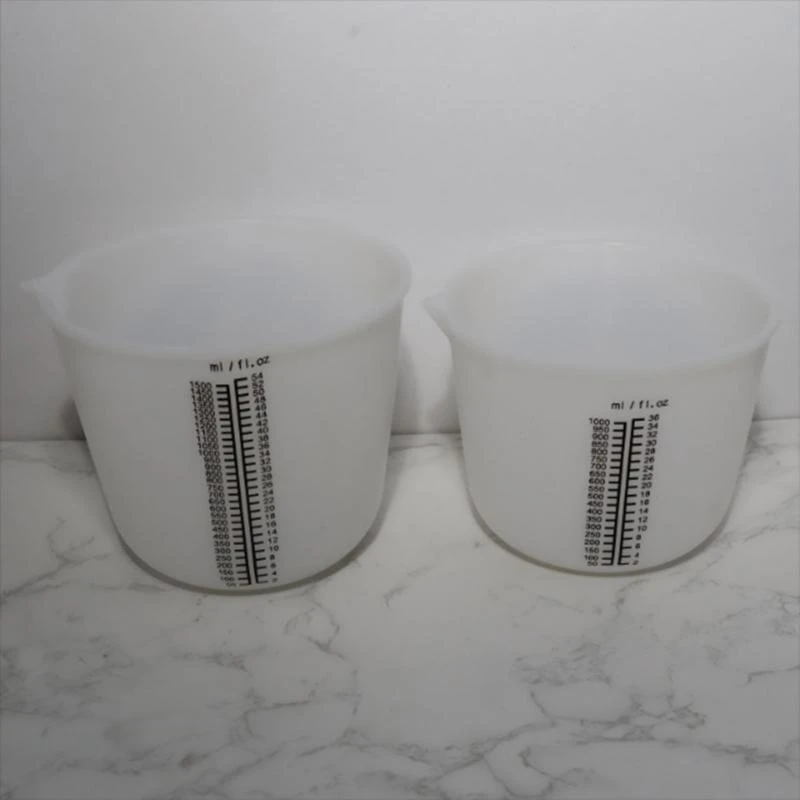 Silicone Measuring Cup with Clear Graduations Multipurpose Mixing Cup Measuring Tool for Laboratory and Beverage Shop