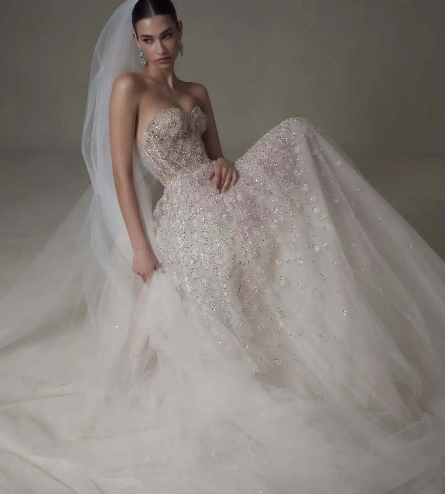 Personalizado elegante moderno delicado vestido de casamento sem alças organza apliques festa de noiva lantejoulas organza vestidos de noiva