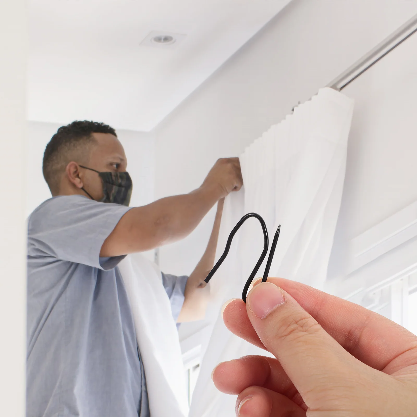 

100Pcs Iron Shower Curtain Hooks Heavy Duty Metal Curtain Hangers for Bathroom Bedroom Curtains