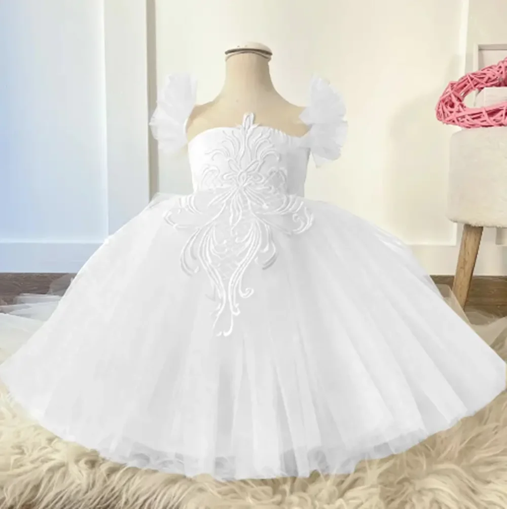 

Customized White Flower Girl Dresses For Wedding Appliques Tulle With Bow Simple Kids Bridesmaid First Communion Banquet Gown