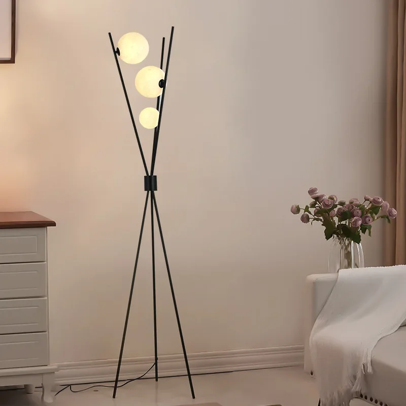 Imagem -03 - Nórdico Lua Led Floor Lamp Cabeceira Tripé Simples Decoração de Casa Luz Criativa Sala de Estar Quarto