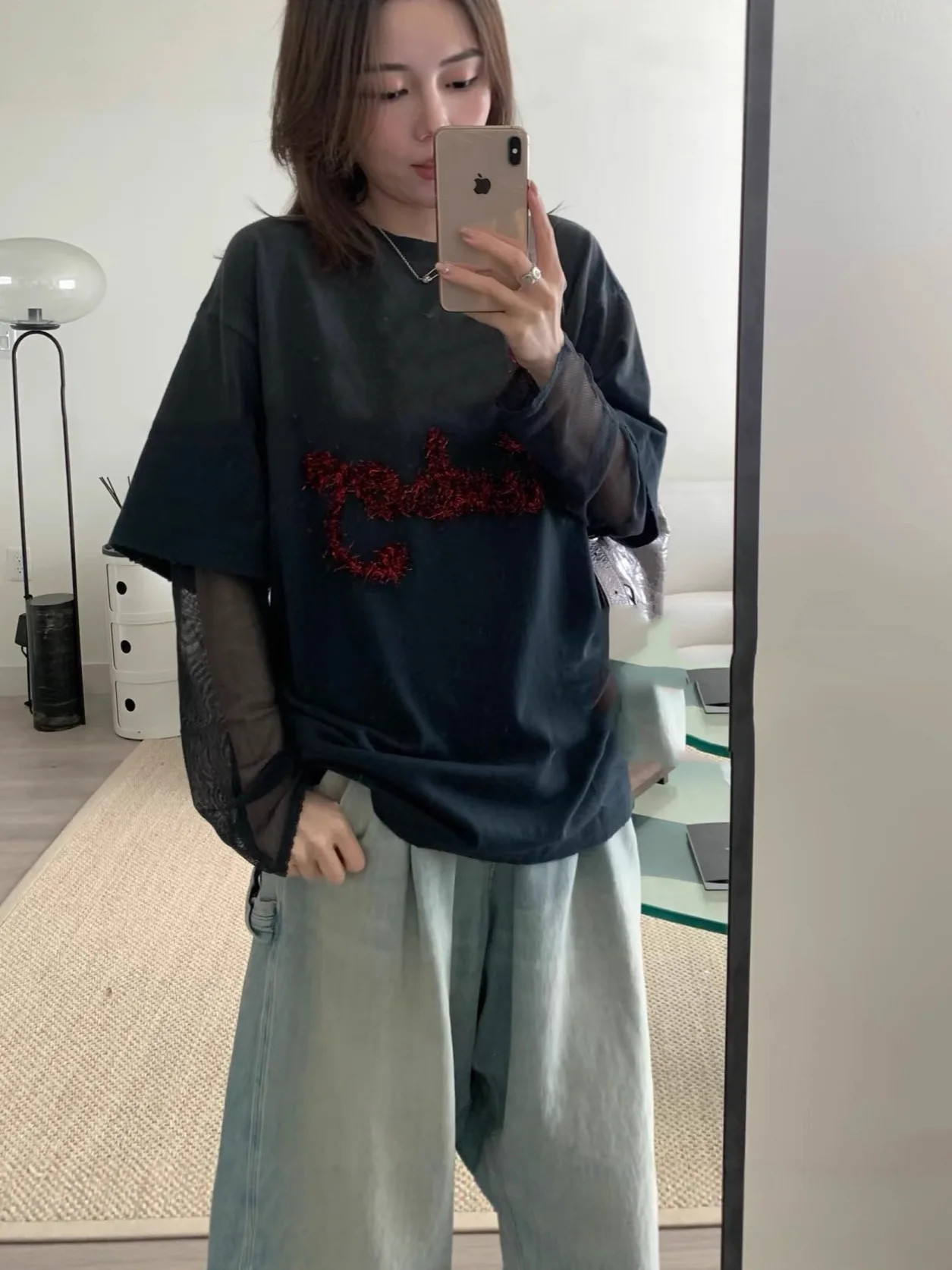 

South Oil Version Early Spring 2026 New Embroidered Letter irt Sve Worn Long Sve T-irt Loose Fit Women Casual Sle